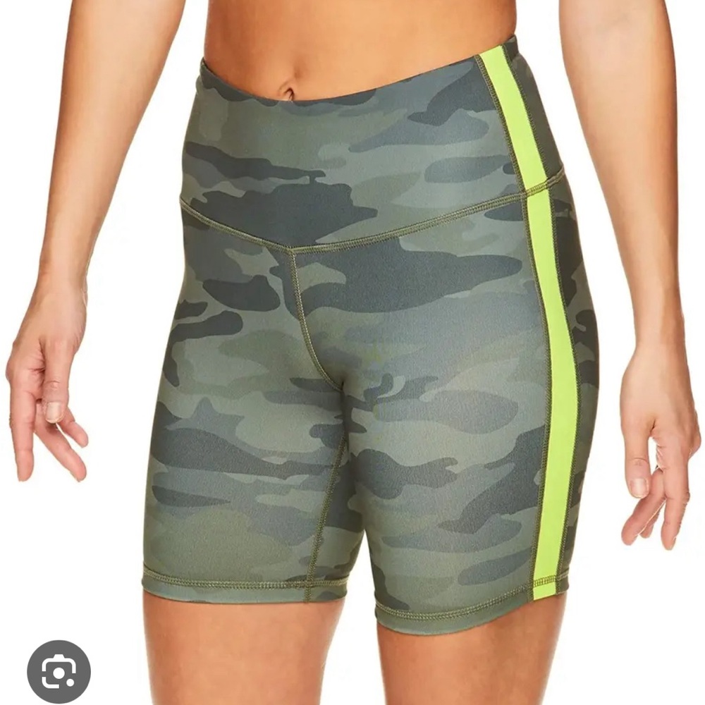 Reebok camo bike shorts - EUC